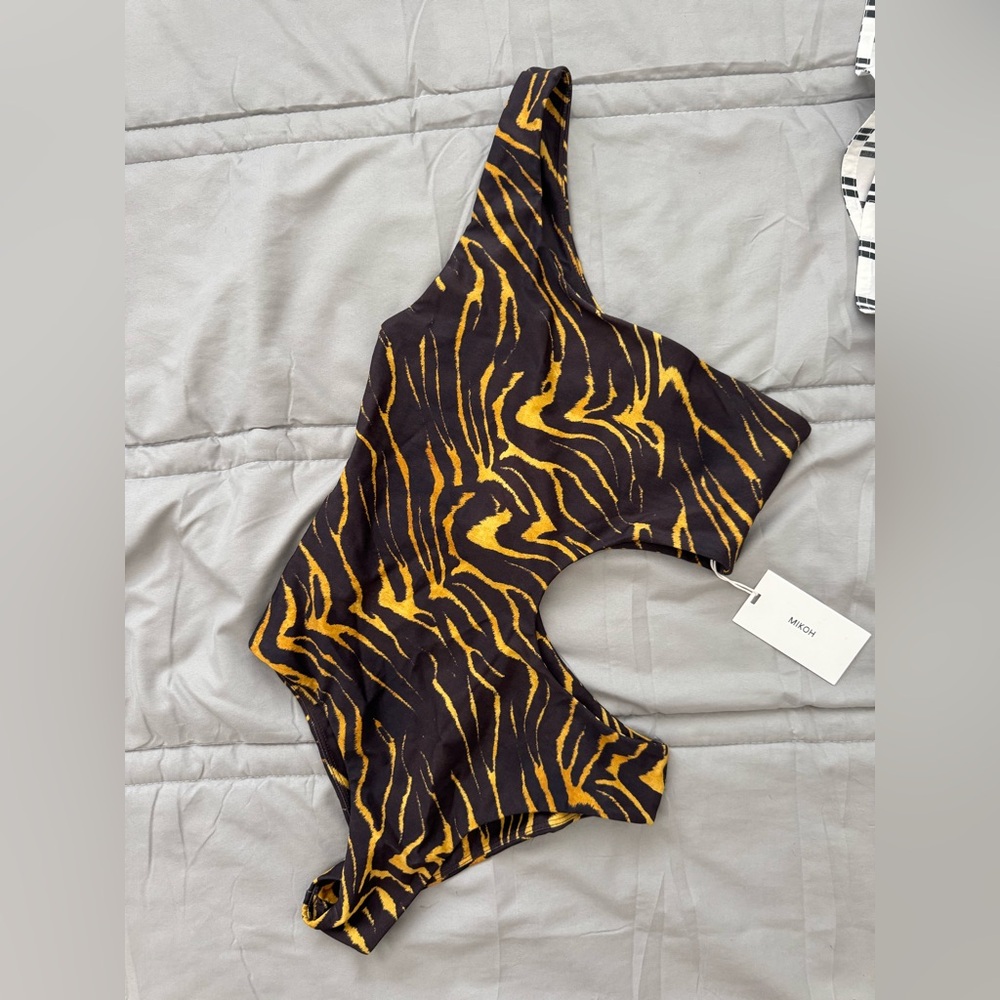 Mikoh Dasha One Piece